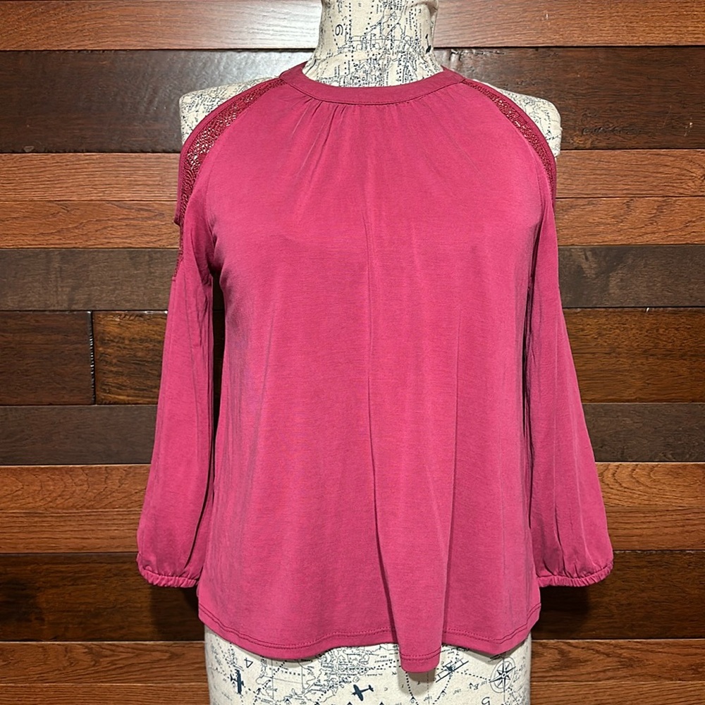 Mudd Crew Neck Long Sleeve Cold Shoulder Dark Pink Blouse